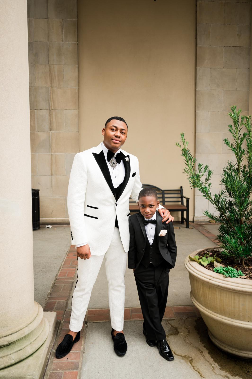 Kordel with the ring bearer